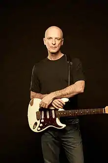 Description de l'image Kim Mitchell publicity image.jpg.