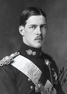 Portrait officiel du futur Alexandre Ier de Grèce, vers 1917.