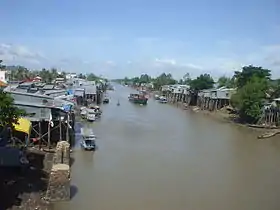 Vue du canal à Chau Doc.