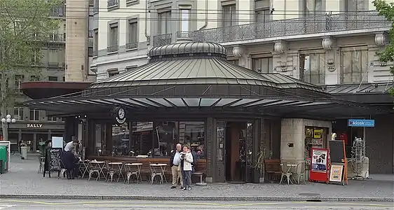 Le kiosque Art déco en 2019.