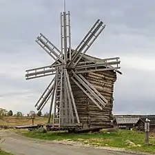 Moulin à vent du musée-réserve de Kiji.