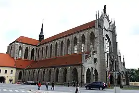 Photographie couleur d'une église gothique