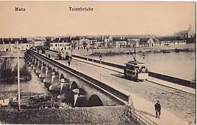 Tramway sur le grand pont des Morts, pendant l'administration allemande