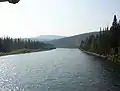 La Klondike River vue depuis le pont de la Dempster Highway (aval).