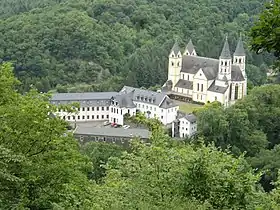 Vue aérienne de l'abbaye d'Arnstein