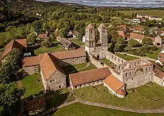 Vue aérienne de l'ancienne abbaye. Octobre 2021.