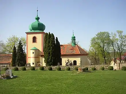 Knovíz : l'église de Tous-les-Saints.