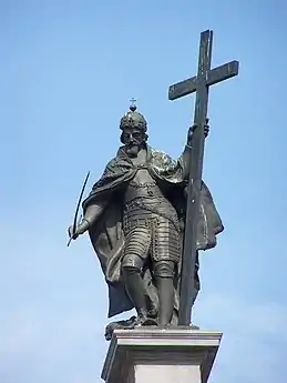 Statue du roi Sigismond III au sommet de la colonne Sigismond à Varsovie.