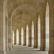 Kongresshalle : les arcades.