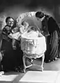 Wilhelmine, avec la princesse Armgard (nl), mère de son gendre le prince Bernard, et les jeunes princesses Béatrix et Irène, en 1939.