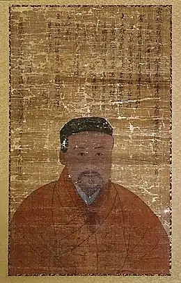 Peinture d'un homme en costume et portant un chapeau. Le portrait est surmonté d'un lon texte qui occupe la moitié supérieure de la peinture.