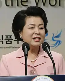 Kim Yoon-ok en 2009, lors d'une conférence visant à promouvoir la cuisine coréenne.