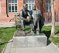 Sculpture de Korolev et de Gagarine dans la ville de Taganrog.