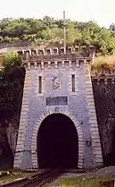 Portail de l'entrée Nord du "tunnel de la Torreta", vue depuis la voie de sortie du dépôt.