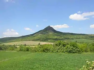 Vue du Košťál, depuis Třebenice.