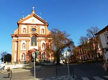 L'église de la Vierge Marie.