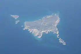 Vue aérienne de Tráchilos (en bas à droite) au sud de Koufonísi