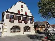 Mairie dite Laube (XVIe-XIXe),1 rue de l'École.