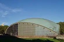 Description de l'image Kresge Auditorium, MIT (view with Green Building).JPG.