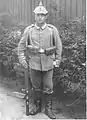 Grenadier du régiment sur le front de l'Est en uniforme gris avec couvre-casque, 1915