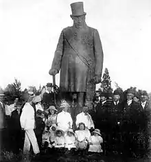 La statue de Kruger en 1913 avant qu'elle ne soit érigée sur son socle dans Prince’s Park