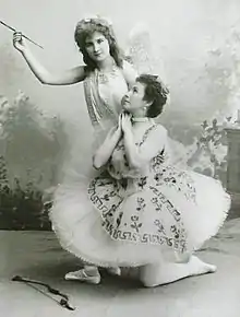 Mathilde Kschessinska et Vera Trefilova dans le ballet Le Réveil de Flore, 1894.