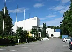 Le centre des arts conçu par Matti Heikkinen, 1993.