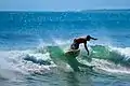 Un surfeur à Kuta Beach