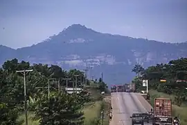 Montagne du Kwahu vue de la route de Kumasi.