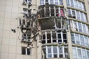 Un immeuble endommagé par un drone, à Kiev, le 8 mai 2023.