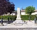 Le monument aux morts près de l'église (sept. 2010).