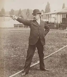 Léon Lécuyer au Tir aux pigeons en 1898.