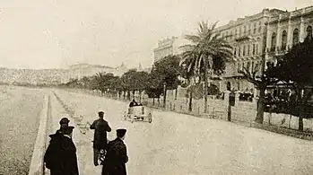 Léon Serpollet vainqueur de sa troisième Coupe Rothschild en avril 1903, au kilomètre lancé de la promenade (à 130 km/h).