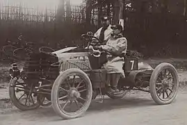 Léonce Girardot vainqueur de la Coupe Gordon Bennett 1901, sur Panhard 40 HP.