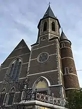 L’entrée de l'église Notre-Dame de Villers-l'Évêque.