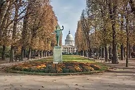 Le jardin du Luxembourg, perspective en direction du boulevard Saint-Michel.