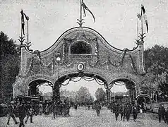 L'Arc de Triomphe, pour la venue de Raymond Poincaré le 17 septembre 1913.