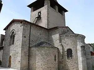 Chevet, croisillon sud du transept et clocher.