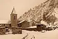 Place Sainte-Suzanne avec le cimetière et l'église