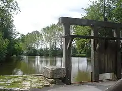 Le pont-écluse de Clavières.