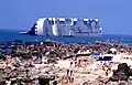 Dans la nuit du 26 au 27 avril 1988, le Reijin, un cargo transporteur de véhicules japonais, naviguant en direction du port de Leixões afin d’y livrer des voitures, s’échoua en chavirant totalement sur bâbord, sur la plage de Madalena. Il fut démantelé sur place.