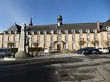 Bâtiments de l'ancienne abbaye de Saint-Méen le Grand réemployés en séminaire