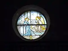 L'Annonciation, vitrail dans l'église.