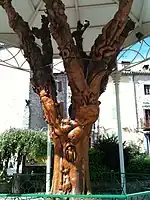 Arbre sculpté