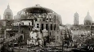 L'auditorium Augusteo-Correa sur le mausolée d'Auguste pendant sa destruction en 1936.