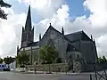 L'église paroissiale Saint-Pierre-et-Saint-Paul : flanc sud.
