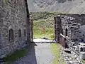 L'entrée de la cour vue de l'intérieur du casernement défensif.