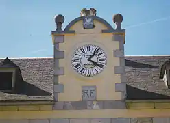 L'horloge de la mairie.