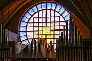 Le vitrail du Soleil à la cathédrale de Tampere, de Hugo Simberg. Mai 2018.