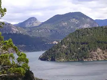 Vue du lac Lácar depuis les hauteurs entourant San Martín de los Andes